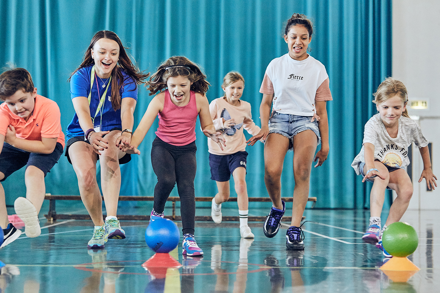 children playing dodgeball