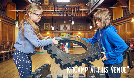 Children building kitcamp